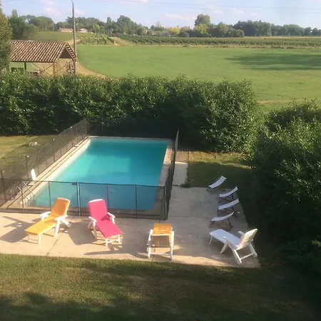 Gite Du Chateau La Blancherie Hébergement de vacances La Brède